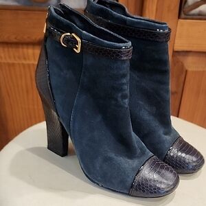 Tory Burch Gracie Suede Navy Ankle Boots w Embossed Alligator Leather, size 8M